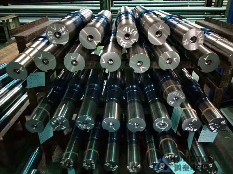 YE3-355M-2电机轴伸打螺纹孔定制